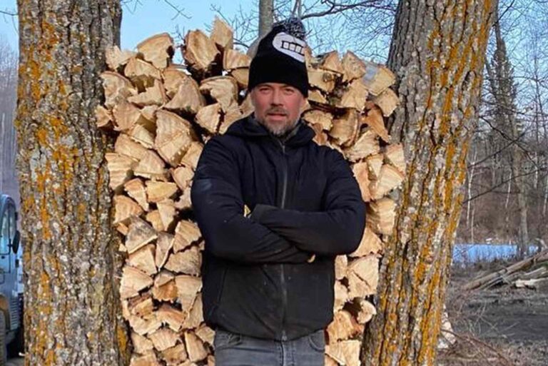 Josh Duhamel revela novedades sobre su 'cabaña del fin del mundo' y mejoras en su propiedad de Minnesota