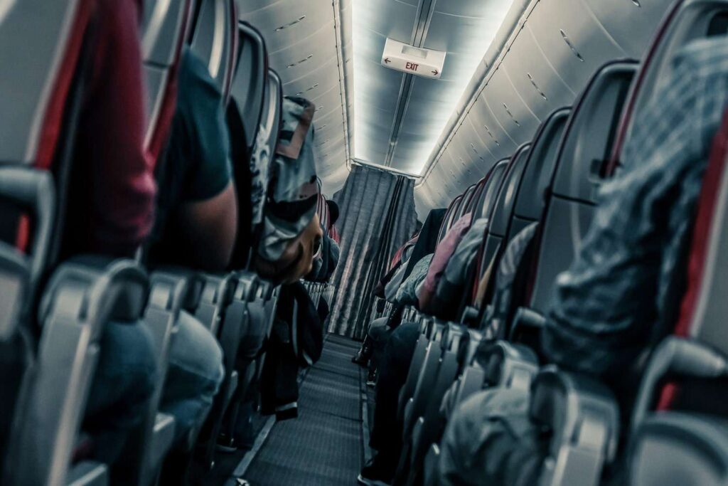 5 Personas Hospitalizadas Tras Turbulencias Extremas en Vuelo de American Airlines