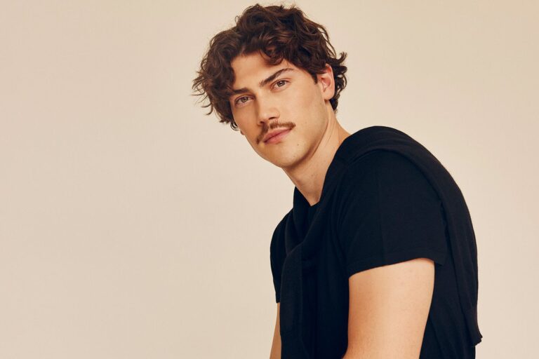 Jack Innanen revela que su madre usa camisetas personalizadas de Paul Baker cada vez que lo llama