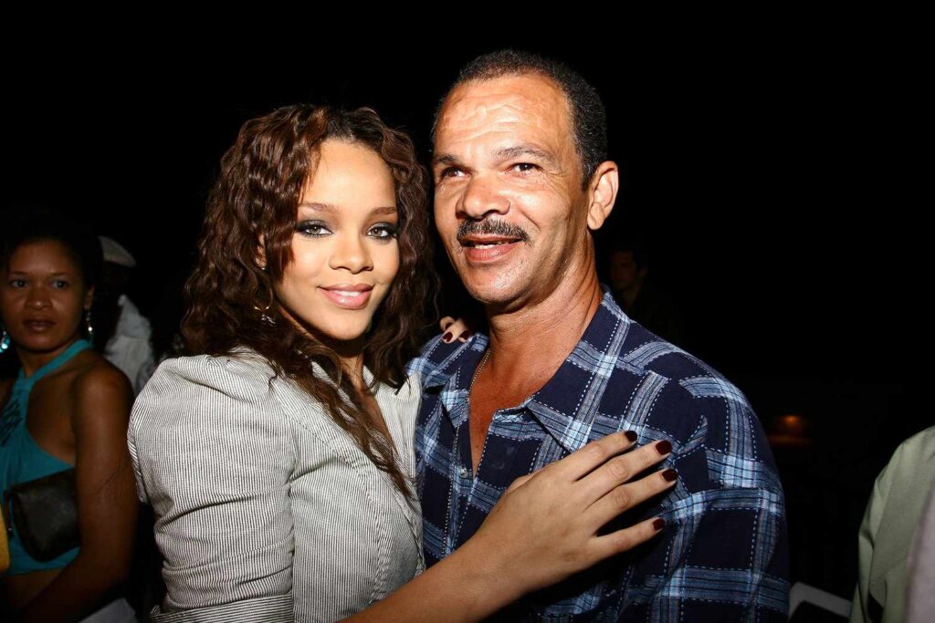 Revelan la causa de muerte del padre de Rihanna, Ronald Fenty, un mes después de su fallecimiento a los 70 años